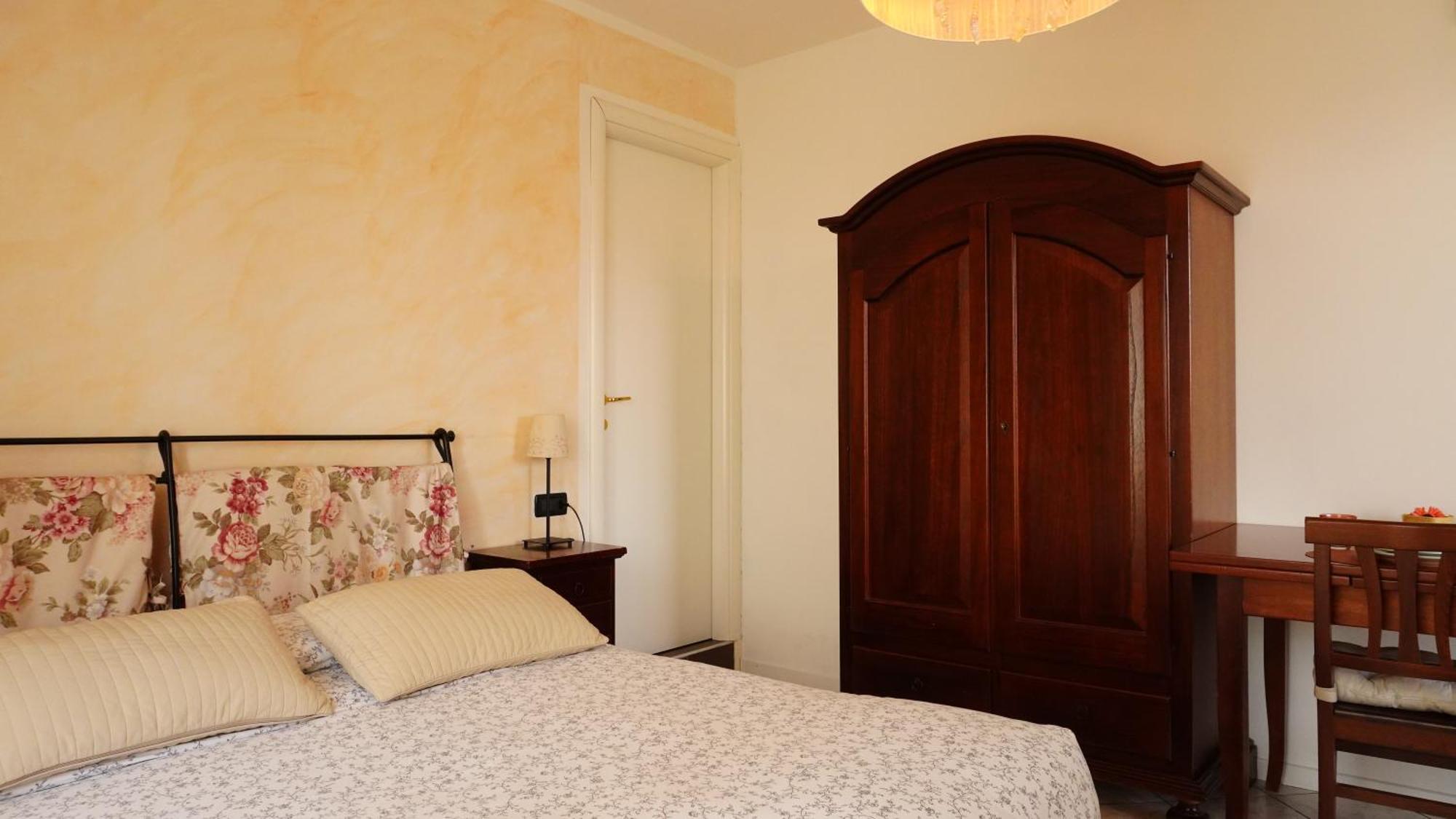 Appartamenti Villa Lina Дезенцано-дель-Гарда Экстерьер фото